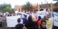 الشوباني يتهم المحتجين ضده بتلقي 100 درهم و وجبة غداء !