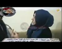 بالفيديو ...أم عراقية تقبل رأس قاتل ابنتها وتودعه بكلمات مزلزلة