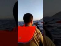 شاهد.. ثلاث مغاربة وصلوا الى سواحل اسبانيا على متن قوارب الكاياك