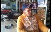 من أجل 250 درهم، يأكل نصف خبزة عامرة بالدبان و الناموس