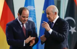 الجزائر "تشيطن" دولا عربية وتتهمها بالتخطيط لـ"تصفية القضية الفلسطينية" خلال قمة القاهرة الطارئة