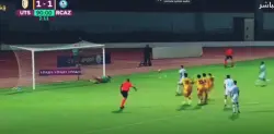واقعة غريبة في البطولة المغربية.. مدافع اتحاد تواركة يتحول لحارس ويصد ركلة جزاء بعد طرد حارسي الفريق!