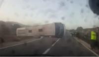 فاجعة قبل العيد ..انقلاب حافلة لنقل الركاب نواحي أكادير يتسبب في قتلى و جرحى
