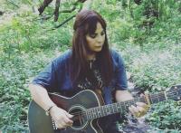 بالفيديو: "سعيدة فكري" تضع أصبعها على جرح غائر من خلال عمل فني جديد بعنوان "توبة"