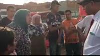 بائعة متجولة بمدينة سيدي سليمان تنفجر في وجه قائد بطريقة هستيرية