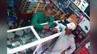شفار يسرق صاحب محل للهواتف
