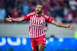 الكعبي يخرج عن صمته بشأن غيابه عن جوائز الكاف