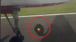 طائرة هندية تفقد إحدى عجلاتها أثناء الإقلاع وتهبط بسلام في مومباي(فيديو)