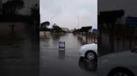 شوارع مدينة أكادير تتحول إلى بحيرات مائية بسبب الأمطار