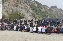 بعد أسابيع من التعثر.. إسبانيا تلجأ إلى مرسوم استثنائي لتسريع إعادة المهاجرين إلى المغرب