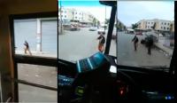 شخص يهجم على حافلة بفاس بالحجارة بعد أن رفض السائق إركابه