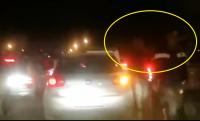 في غمرة الفرحة بفوز الأسود مجرمون بزواغة بمدينة فاس يسرقون هاتف شابة من بين يديها