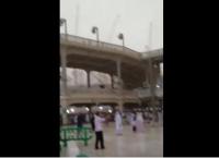 لحظة سقوط الرافعة داخل الحرم المكي