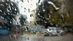 أمطار قوية وأجواء عاصفية تخيم على طنجة