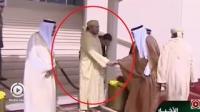 الحارس الشخصي لمحمد السادس يتفقد مكان وقوفه خلال زيارته للسعودية