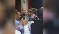 شاهد كيف تجمهر المغاربة حول الملك محمد السادس في باريس