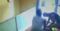 بالفيديو.. لحظة اعتداء لصين على عجوز وسرقته