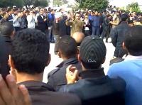 جانب من وقفة الأساتذة حاملي الشواهد أمام وزارة التربية الوطنية 28/11/2013‏