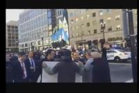 صراخ مضحك من قبل حراس أردوغان في أمريكا