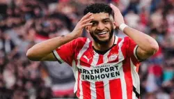 صيباري يتألق ويساهم في فوز بي إس في لتعزيز صدارته للدوري الهولندي