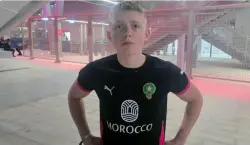 شاب إنجليزي يعتنق الإسلام بعد تجربة غيّرت حياته في المغرب