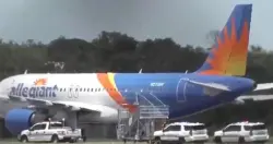 راكب يزعم وجود قنبلة على متن طائرة ويتسبب بهبوط اضطراري