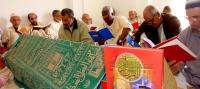 الملك يعزي البودشيشيين في وفاة الشيخ حمزة