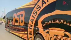 وصول لاعبي وطاقم نهضة بركان إلى الملعب البلدي ببركان لمواجهة بيراميدز المصري