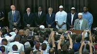 مُحِبُّو محمد علي كلايْ يلقون على جثمانه نظرة أخيرة في لويفيل
