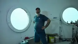 ألماني يحطم الرقم القياسي العالمي لأطول إقامة تحت الماء