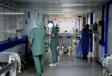 سنة ونصف حبسا نافذا وتعويض 20 مليون لمنتحل صفة ممرض بمراكش