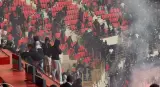 بعد شغب الكلاسيكو.. العصبة تضرب الجيش والرجاء بعقوبات صادمة: الويكلو، غرامات، إصلاح الملعب ومنع تنقل الجماهير!