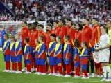 سر الصمت في الملاعب.. لماذا لا يردد لاعبو إسبانيا وجماهيرهم النشيد الوطني في المونديال؟