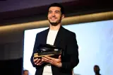 زكرياء الواحدي يتوج بجائزة "الحذاء الأسود"