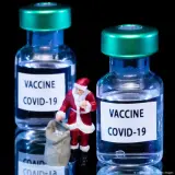 خبراء يحذرون: لقاح كورونا قد يسبب "التهابا قاتلا" في الدماغ