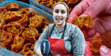 الشباكية المغربية على أصولها.. مواطنة من ميدلت تقدم الوصفة التقليدية الأصلية
