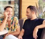 صورة مثيرة  لـ "فيصل عزيزي" مع زميله "عبد الإله رشيد" تخلق جدلا واسعا والأخير يرد بطريقة غريبة جدا 