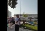 فيديو يجتاح مواقع التواصل الاجتماعي...مدير مؤسسة تعليمية يَصنع الحدث وهذا ما طلبه من التلاميذ