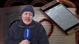 د. العيساوي يوضح الفرق بين قراءة القرآن من الهاتف وقراءته من المصحف الشريف