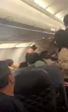 بالفيديو.. محاولة قتل راكب على متن رحلة طيران أمريكية