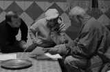وسط حسرة زملائه.. مخرج معروف يفاجئ الجميع بعرض شركته للبيع وإعلانه مغادرة المغرب