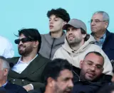 النجم الإسباني جيرار بيكي يحضر مباراة الجديدة والماص بدعوة من إلياس المالكي