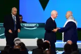 رغم محاولات إنفانتينو.. رئيس الاتحاد الفلسطيني  يرفض مصافحة نظيره الإسرائيلي خلال المؤتمر السنوي للفيفا