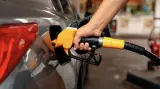 يهم السائقين.. انخفاض محدود في سعر الغازوال الليلة