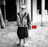 دراسة مثيرة لجامعة "هارفارد" عن السراويل.. هل كان أجدادنا المغاربة أكثر "فحولة" بفضل ملابسهم التقليدية؟