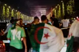 فرنسا توقف 12 جزائريًا إثر أعمال شغب بعد إقصاء المنتخب الجزائري من كان المغرب