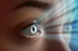 اليابان.. ابتكار عدسات لاصقة تحمي العين من الموجات الكهرومغناطيسية