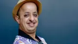 كوميدي مغربي يكسر حاجز الصمت ويكشف حقيقة مظهره الجسدي