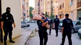 اعتقالات ومشاهد ترهيب تعيد إلى الأذهان شبح "العشرية السوداء" بالجزائر