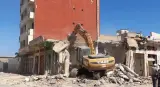السلطات المحلية بالبيضاء تشرع في عملية هدم محلات تجارية وعمارات بـ"البحيرة" بالمدينة القديمة